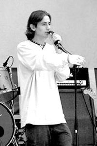 Vince, chanteur paradoxal